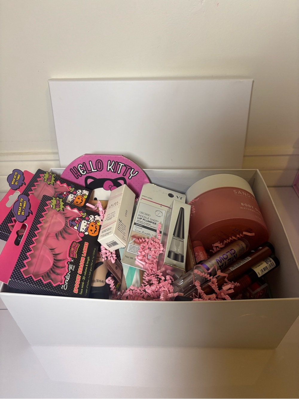 Makeup & Lash Gift Set 20-30 item. All new